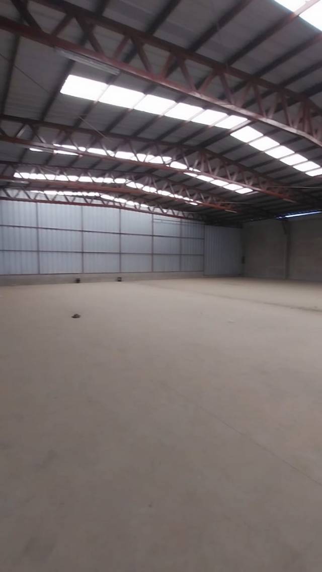 RENTO BODEGA DE 1200m2 EN SAN MIGUEL PETAPA - Image 2
