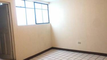 RENTO OFICINAS CERCA DEL PARQUE DE XELA - Image 1