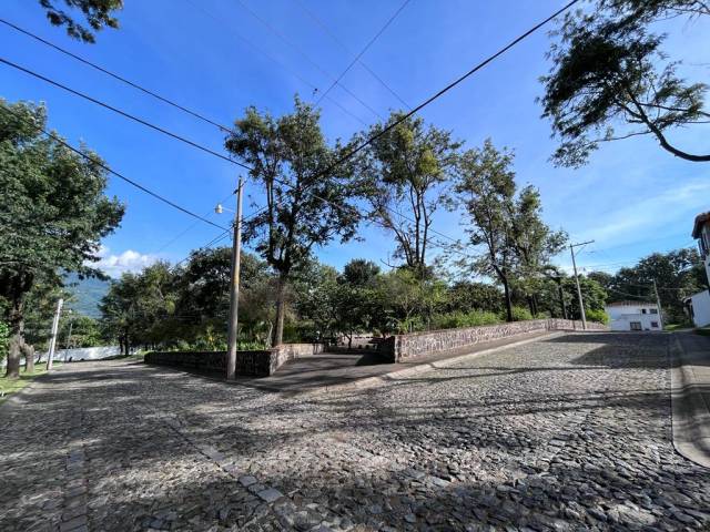 Terreno en venta en Antigua Gardens - Image 2