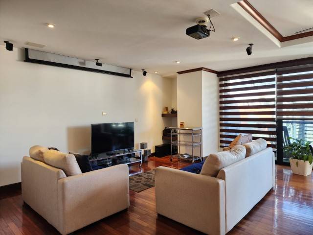 Apartamento en Venta Zona 14 - Image 2