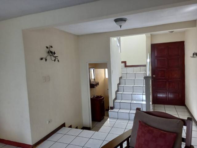 Casa Amueblada en Renta San Cristóbal, Guatemala - Image 2