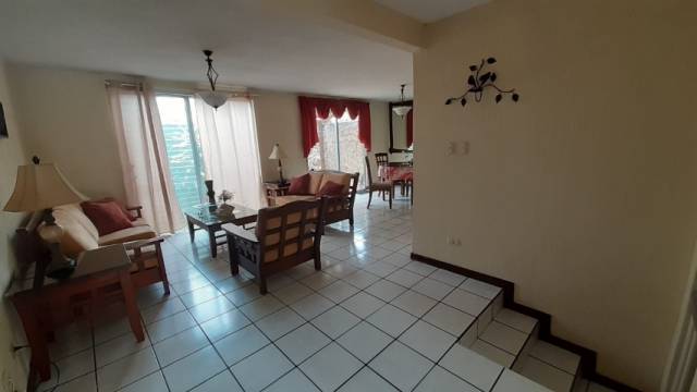 Casa Amueblada en Renta San Cristóbal, Guatemala - Miniatura 14