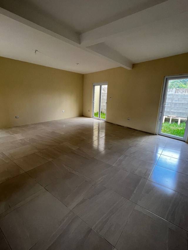 VENDO CASA EN CIUDAD SAN CRISTOBAL, PINARES - Miniatura 2