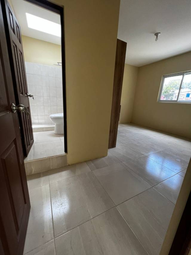 VENDO CASA EN CIUDAD SAN CRISTOBAL, PINARES - Miniatura 8