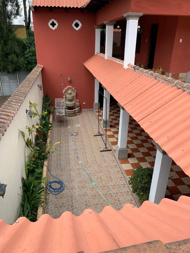 APROVECHE CASA AMPLIA EN VENTA CERCA DE ANTIGUA GT - Miniatura 3