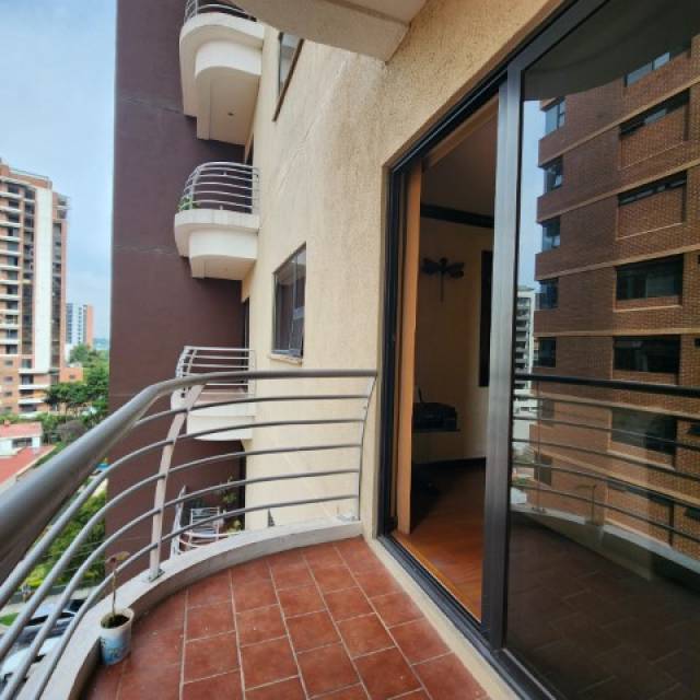 Apartamento en Venta Zona 14 Américas Edificio Vivaldi - Miniatura 8