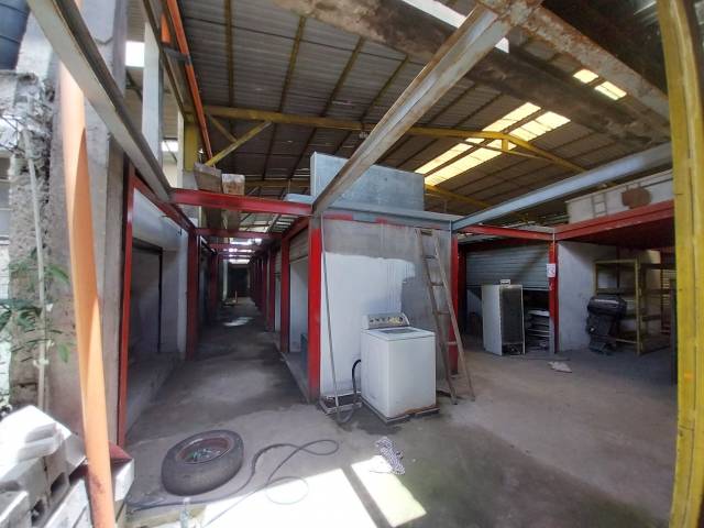 TERRENO EN VENTAS CON LOCALES Y PARQUEOS EN ZONBA 11 - Image 3