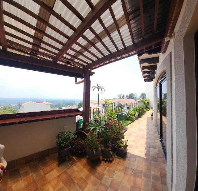 Vendo casa en Lazos de Fraijanes - Image 2