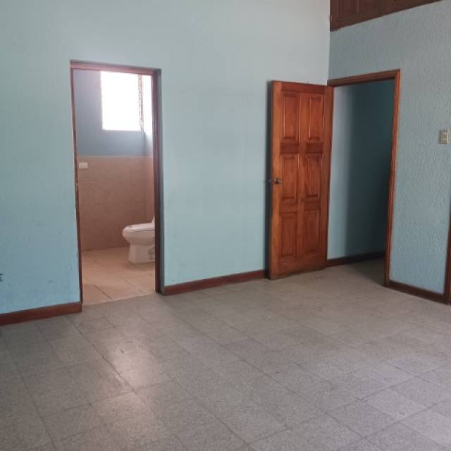 Casa Grande para Uso Comercial en Renta Zona 12 Ciudad - Miniatura 13