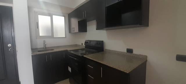 EN RENTA- Apartamento en Las Charcas zona 11 - Image 3