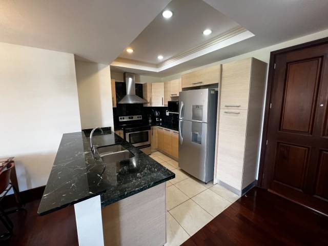 Apartamento Amueblado en Renta Zona 10 Santa MarÍa - Image 2