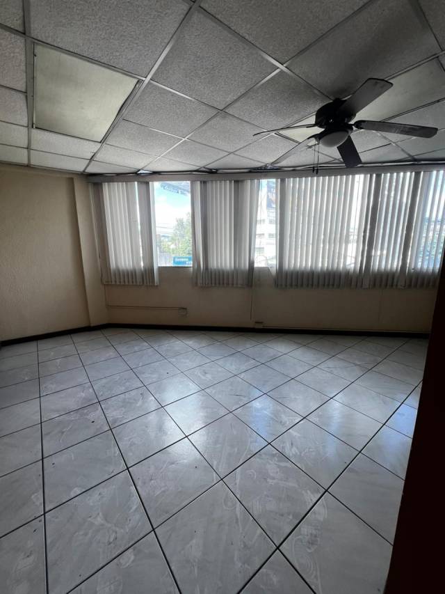 RENTO EDIFICIO EN ZONA 9, INDEAL PARA CALL CENTER - Image 2
