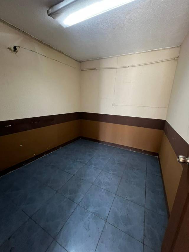 RENTO EDIFICIO EN ZONA 9, INDEAL PARA CALL CENTER - Miniatura 6