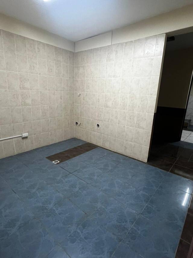 RENTO EDIFICIO EN ZONA 9, INDEAL PARA CALL CENTER - Miniatura 7