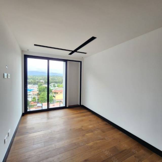 Apartamento en Venta en Mariscal Zona 11 - Image 1