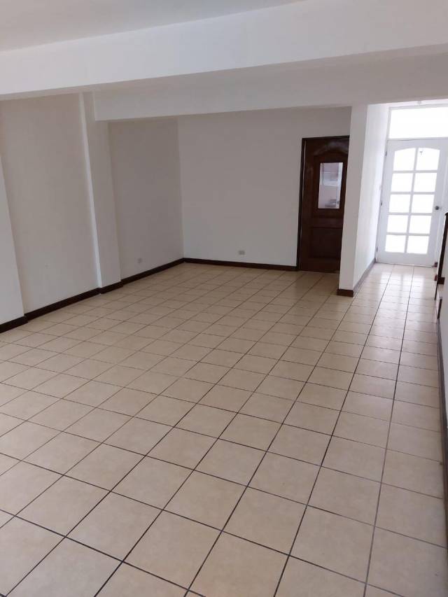 CASA EN VENTA en ZONA 5, Colonia Santa Ana - Image 3