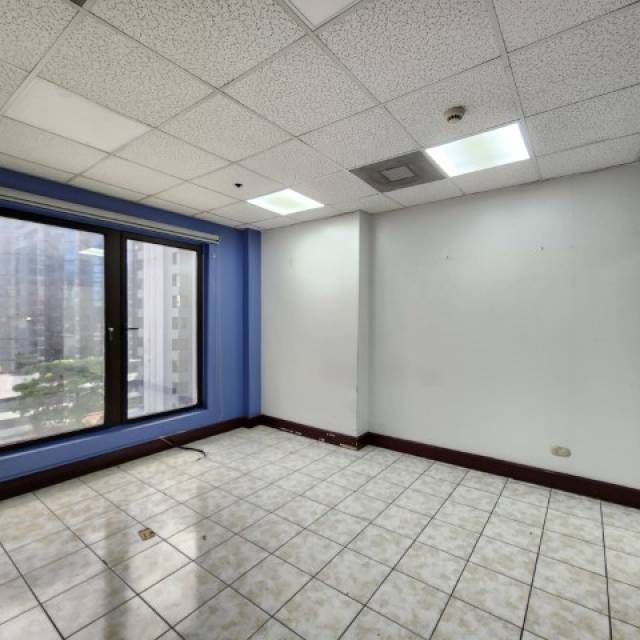 Oficina en Renta Zona 10 Guatemala, Torre Citibank - Miniatura 2