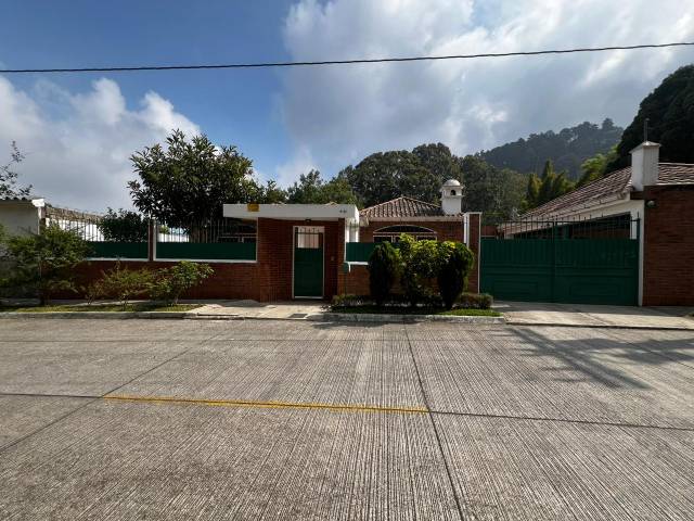 RENTO CASA EN CONDOMINIO LAS CUMBRES