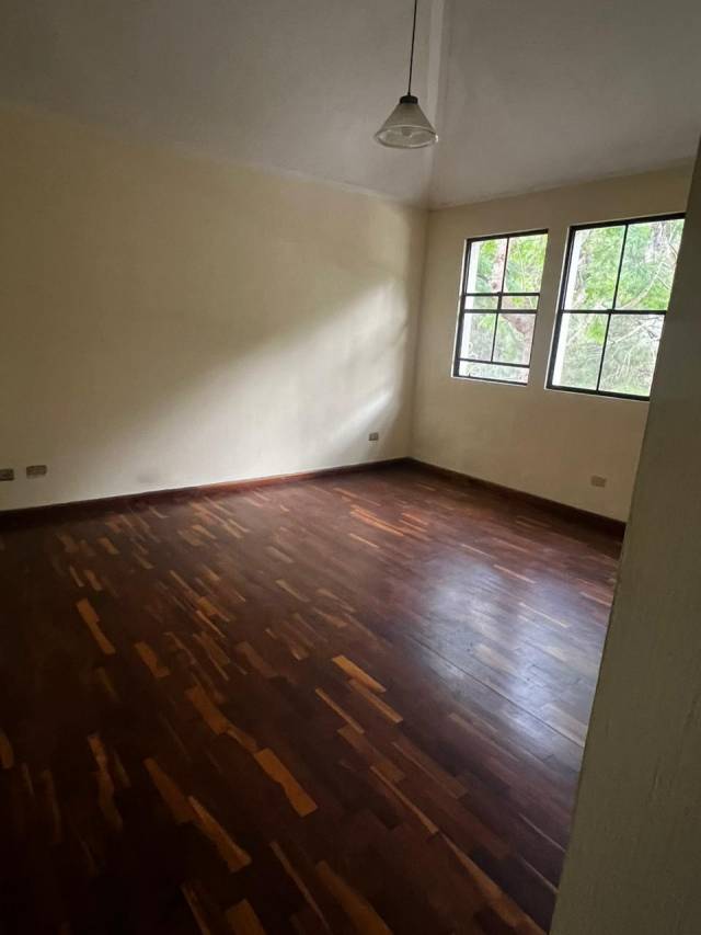RENTO CASA EN CONDOMINIO LAS CUMBRES - Miniatura 6