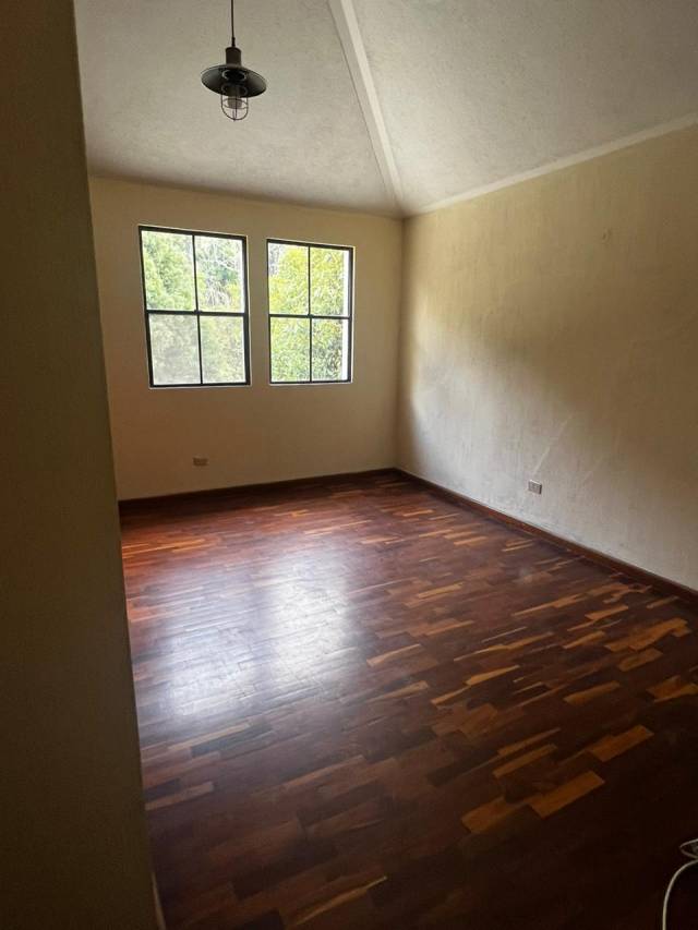 RENTO CASA EN CONDOMINIO LAS CUMBRES - Miniatura 7