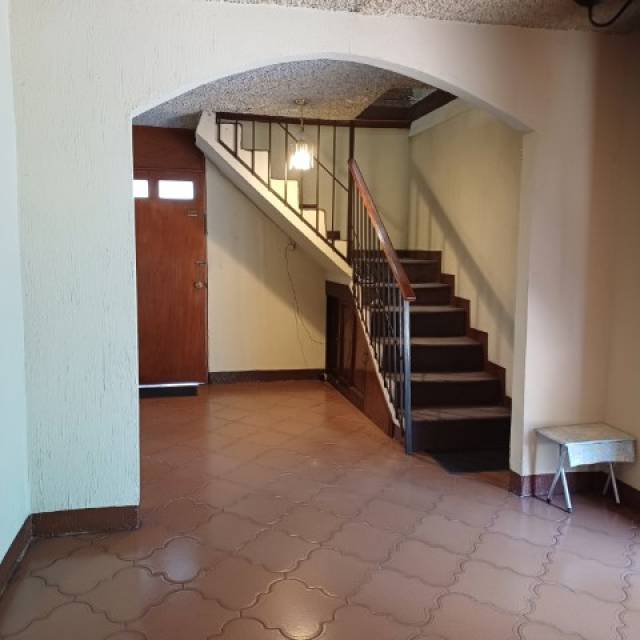 Casa en Venta Residenciales Atlántida, Zona 18 - Image 2