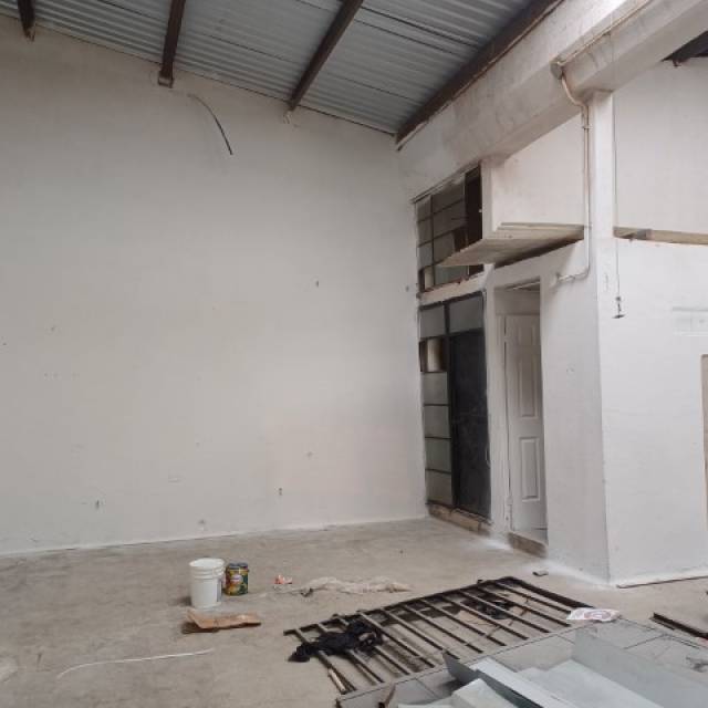 Ofibodega en Alquiler cerca de Calzada Roosevelt Mixco - Miniatura 4