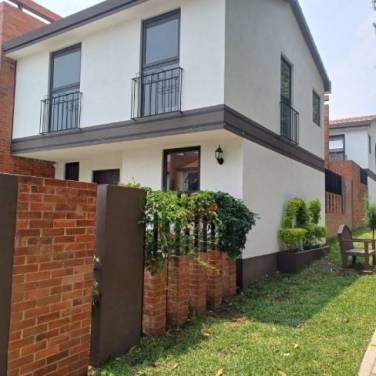 Casa en Venta Senderos del Comendador Ciudad Vieja - Image 1