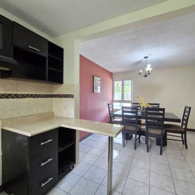Casa de 4 Habitaciones en Venta Condado Catalina - Miniatura 4