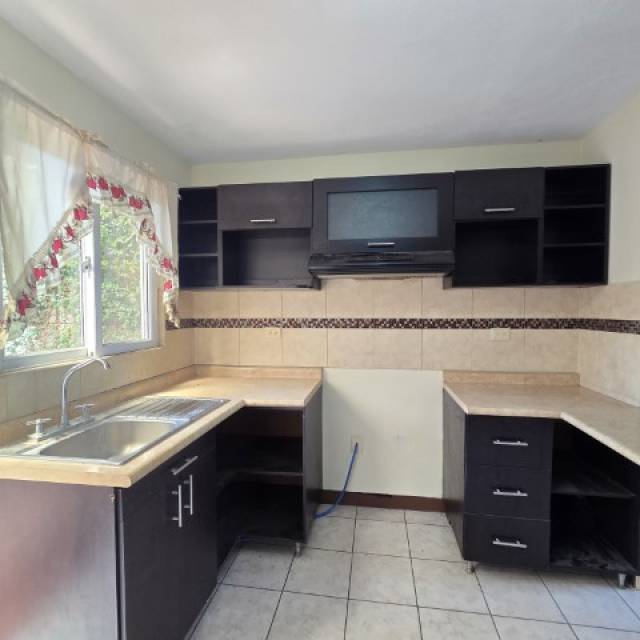 Casa de 4 Habitaciones en Venta Condado Catalina - Miniatura 5