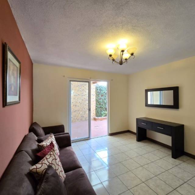 Casa de 4 Habitaciones en Venta Condado Catalina - Miniatura 8