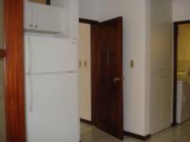 CITYMAX DIAMOND ALQUILA APARTAMENTO EN ZONA 10 - Image 3