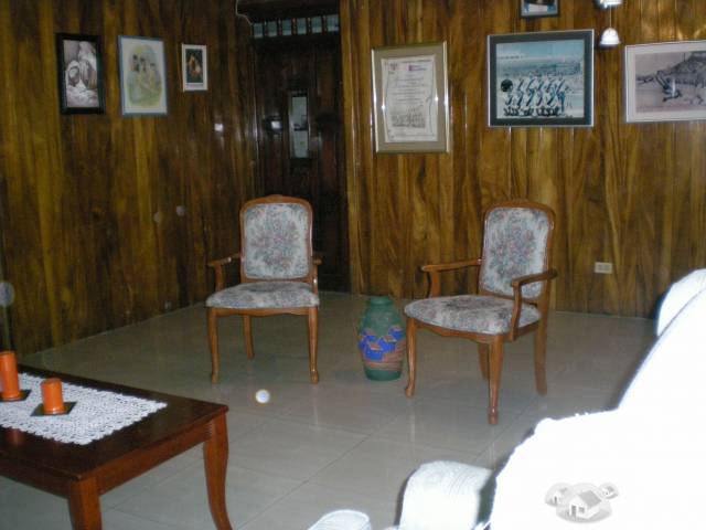 Venta de casa en Jardines de La Asunción - Image 2