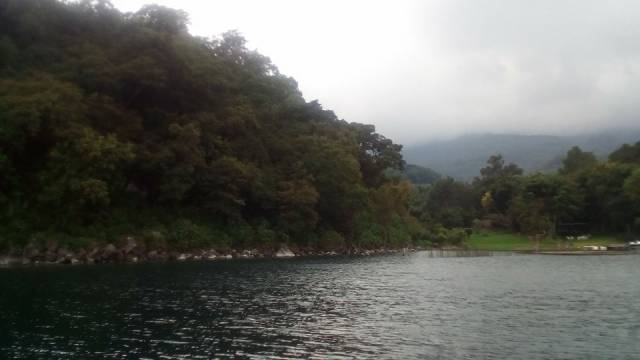 REMATO TERRENO ORILLA DEL LAGO DE ATITLAN - Miniatura 2