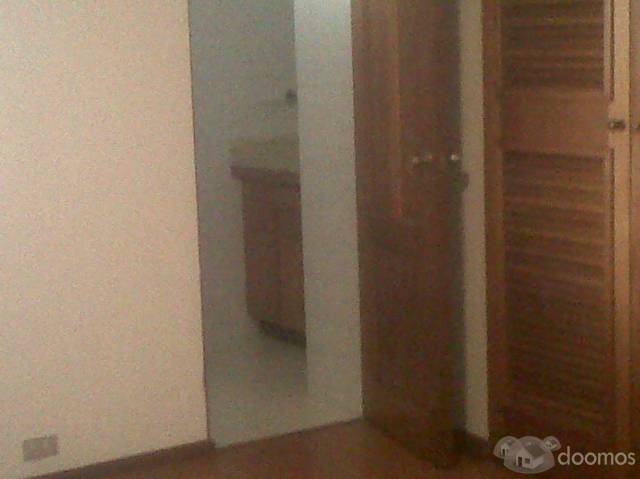 comodo y seguro apartamento en zona 10 - Image 3