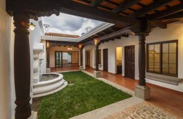 CityMax Antigua promueve hermosa casa en venta en Jocotenango - Image 1