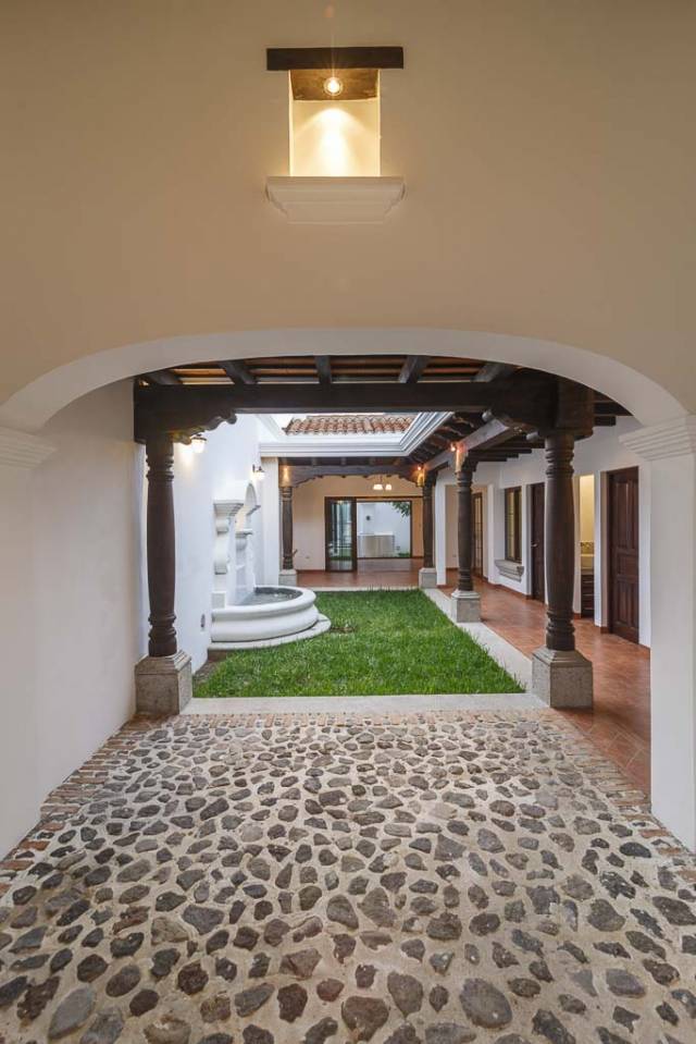 CityMax Antigua promueve hermosa casa en venta en Jocotenango - Image 3