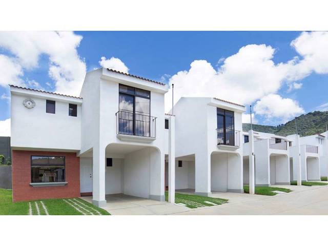 CityMax Antigua promueve casa para renta en Santa Lucía Milpas Altas - Image 1