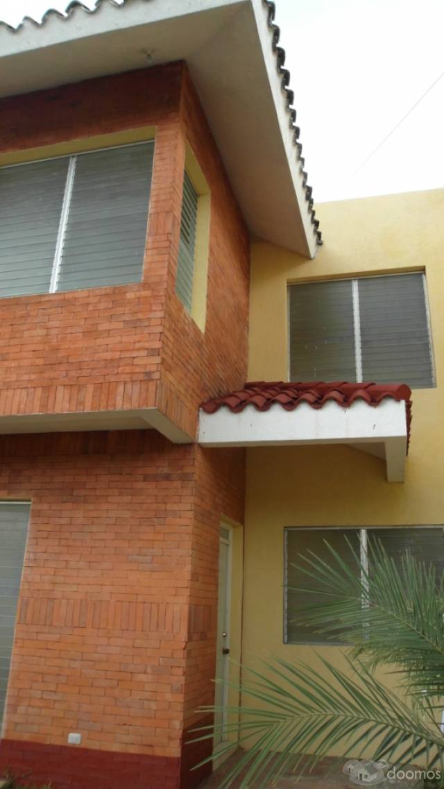 Rento casa GRANDE en Condominio Privado en Coatepeque - Image 4