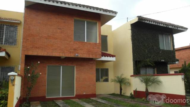 Rento casa GRANDE en Condominio Privado en Coatepeque - Miniatura 7