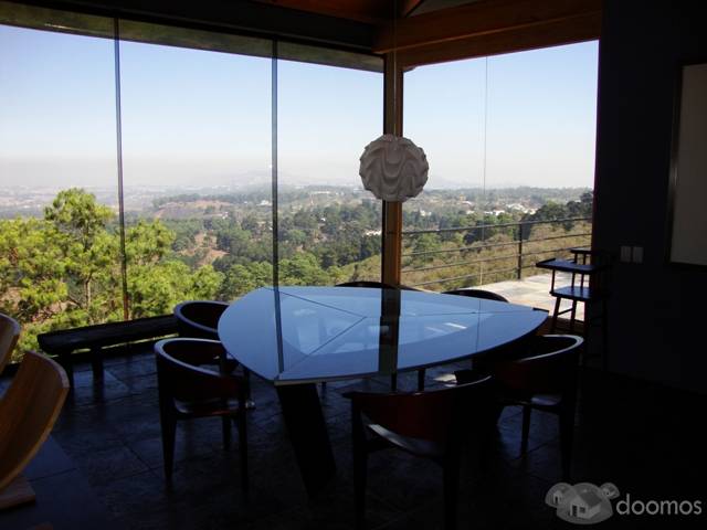 Vendo Casa en Zona 15 - Image 1