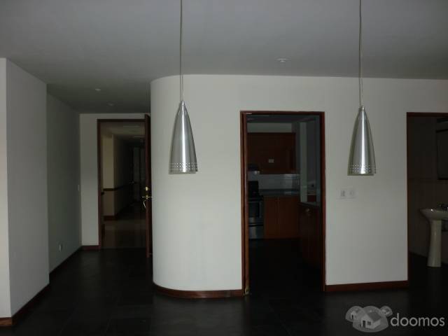 ZONA 10, ALQUILO APARTAMENTO CERCA DE DIAGONAL 6.