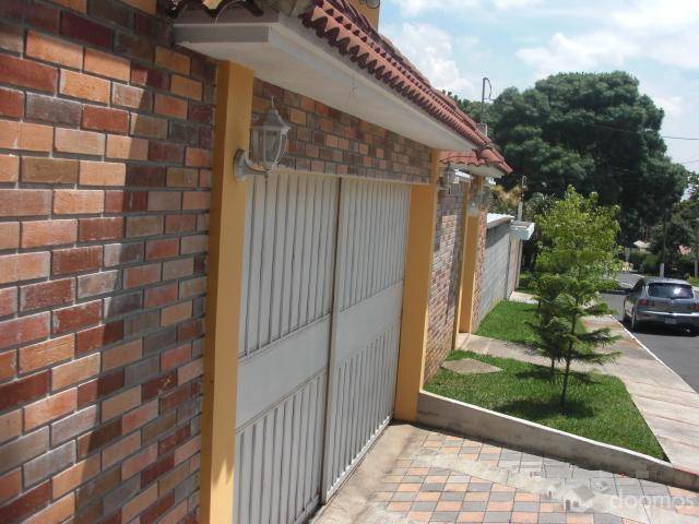 INMOBILIARIA PRONTO VENDE BELLA CASA,SECTOR EXCLUSIVO B-3,SAN CRISTOBAL - Image 3