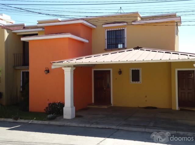 ALQUILO CASA EN CONDOMINIO SANTA ANA - Image 1