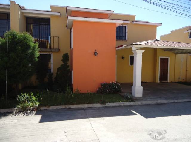 ALQUILO CASA EN CONDOMINIO SANTA ANA - Image 2