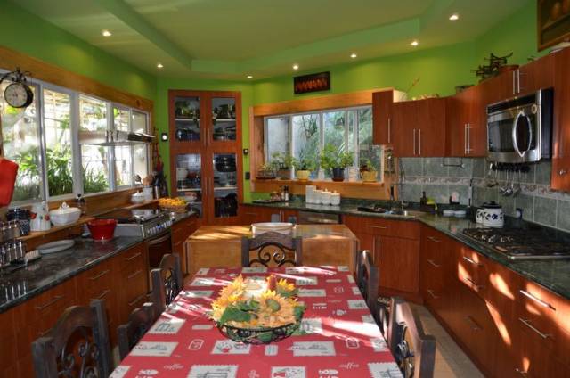 CITYMAX ANTIGUA VENDE HERMOSA CASA EN SAN LUCAS - Miniatura 4