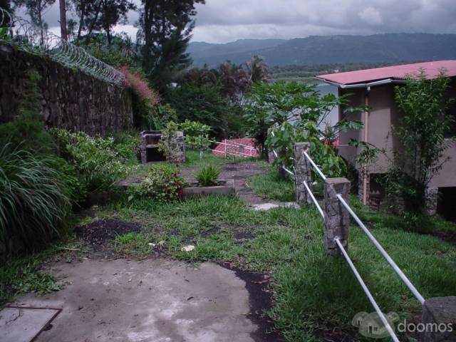 Vendo Casa Chalet en Amatitlan - Image 1