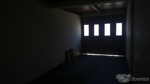 Casa en Venta a 2 cuadras de Calzada San Juan. - Image 1
