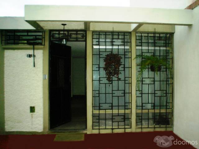 VENDO CASA JARDINES DE LA ASUNCION SUR - Image 2