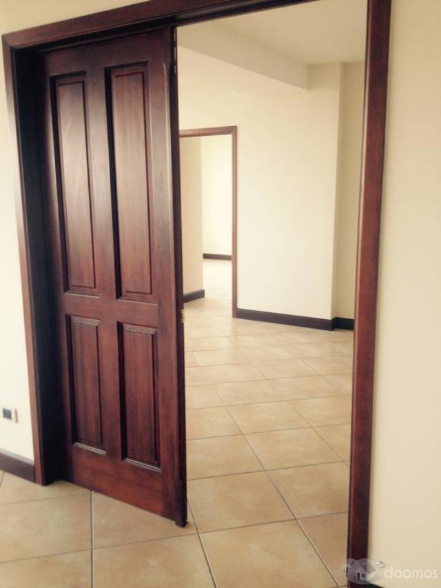 Apartamento zona 10 nivel 19 - Image 2