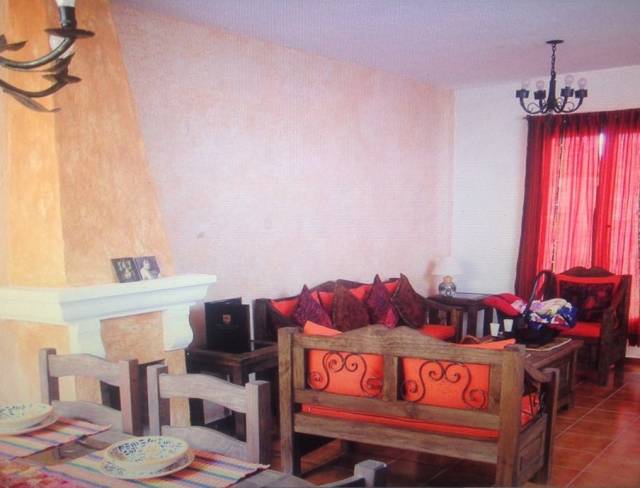 CITYMAX ANTIGUA VENDE CASA CON EXCELENTE UBICACIÓN EN PANORAMA - Image 1